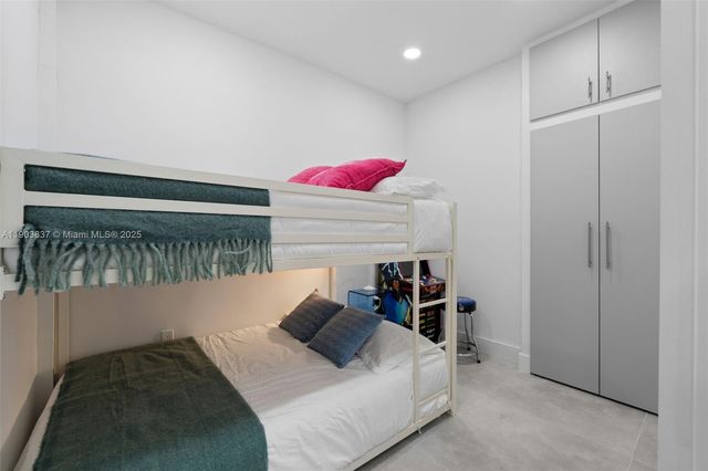 4301 NW 4th St B, Miami, FL 33126