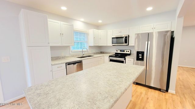 409 Sierra Drive, Wilmington, NC 28409