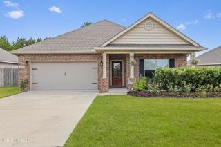6804 Sweetclover Drive, Ocean Springs, MS 39564