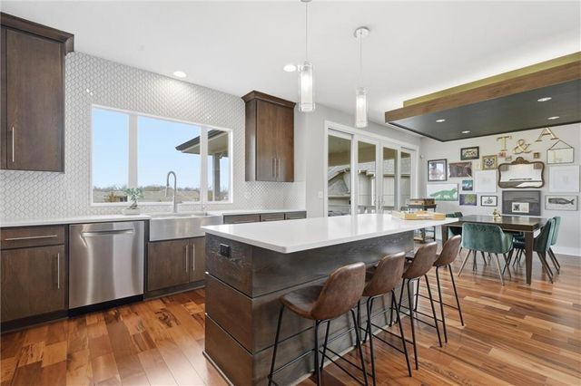 4502 NW 70th Terrace, Kansas City, MO 64151