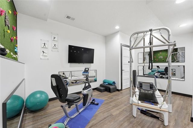 4502 NW 70th Terrace, Kansas City, MO 64151