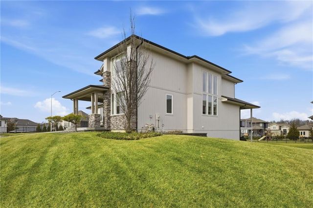 4502 NW 70th Terrace, Kansas City, MO 64151