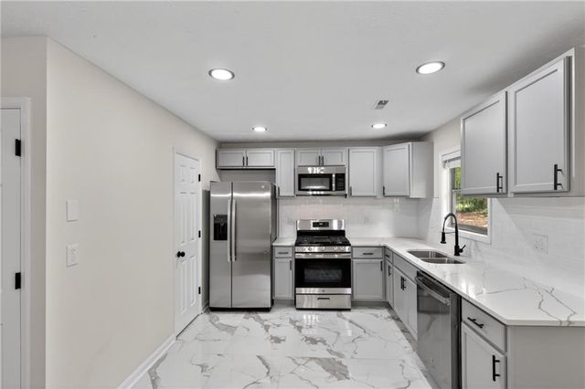 160 Running Bear Trail Trail, Fayetteville, GA 30214