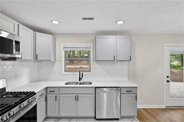 160 Running Bear Trail Trail, Fayetteville, GA 30214