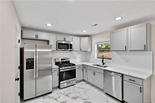 160 Running Bear Trail Trail, Fayetteville, GA 30214