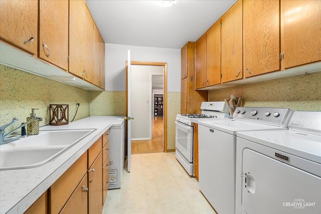 310 E Market Street, Somonauk, IL 60552