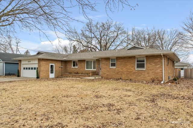 310 E Market Street, Somonauk, IL 60552