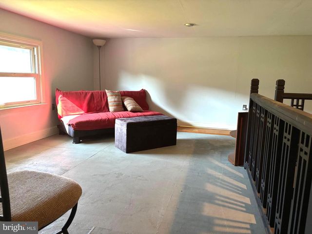 1062 MILL GAP RD, Lost City, WV 26810
