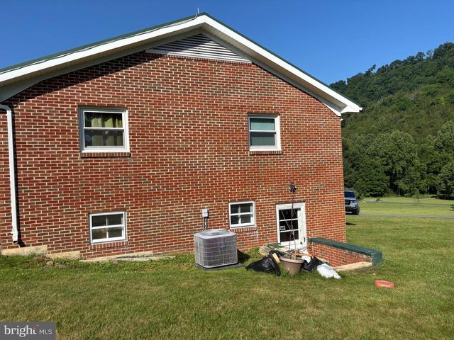 1062 MILL GAP RD, Lost City, WV 26810