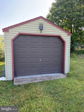 1062 MILL GAP RD, Lost City, WV 26810