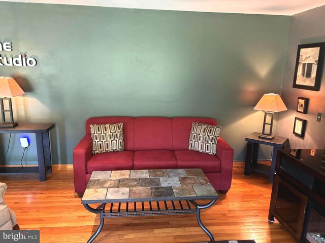 1062 MILL GAP RD, Lost City, WV 26810
