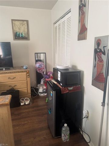 1521 Darren CIR, Portsmouth, VA 23701