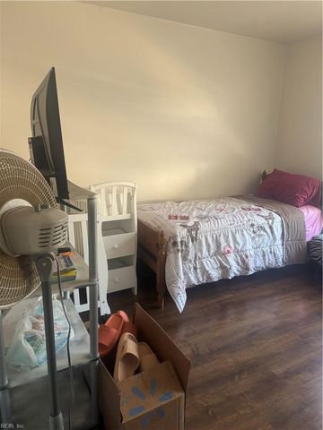 1521 Darren CIR, Portsmouth, VA 23701
