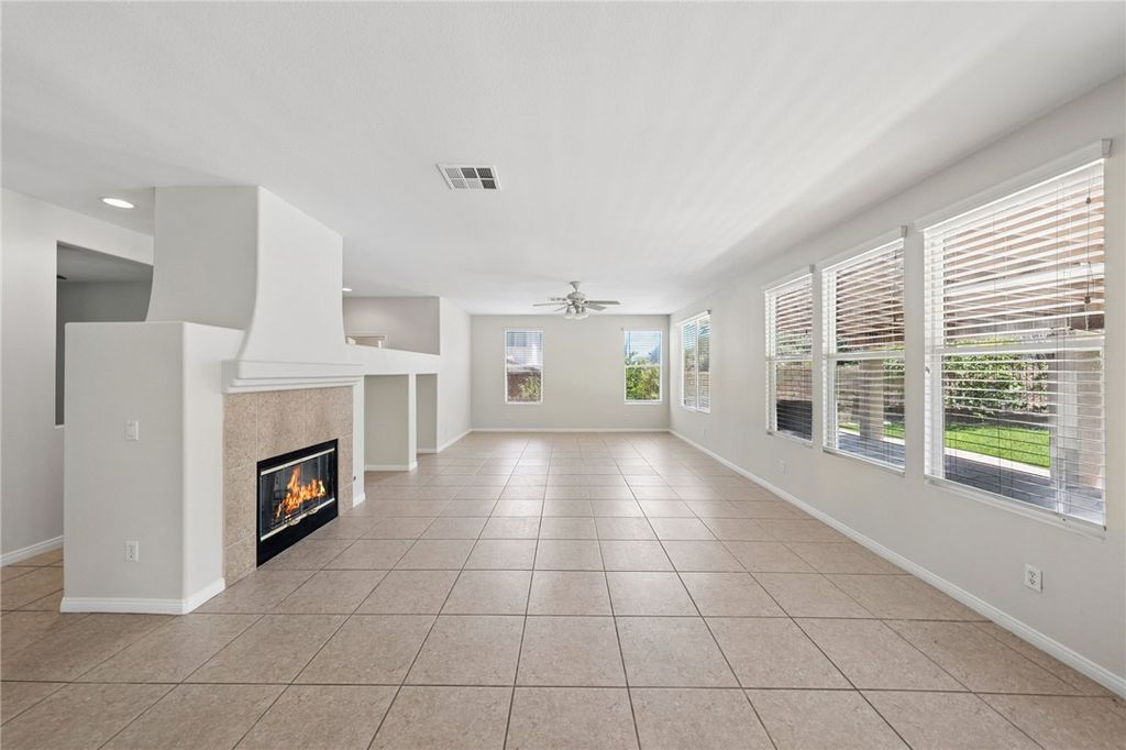 Image 17 of property listing at 1696 Tamarron, Corona, CA 92883
