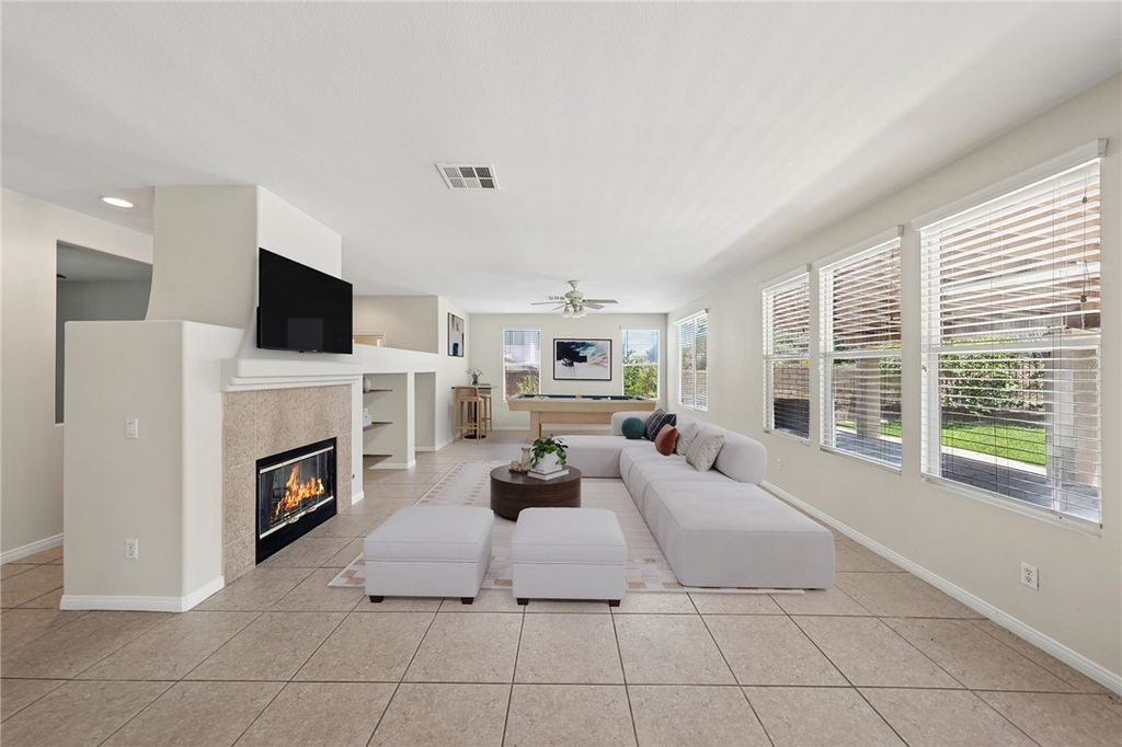 Image 18 of property listing at 1696 Tamarron, Corona, CA 92883