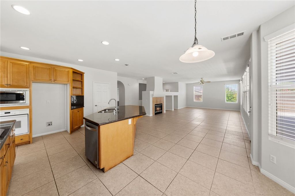 Image 21 of property listing at 1696 Tamarron, Corona, CA 92883