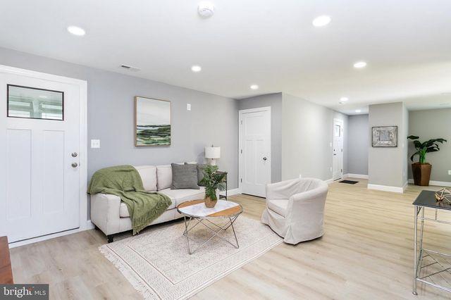 921 HOMBERG AVE, Essex, MD 21221