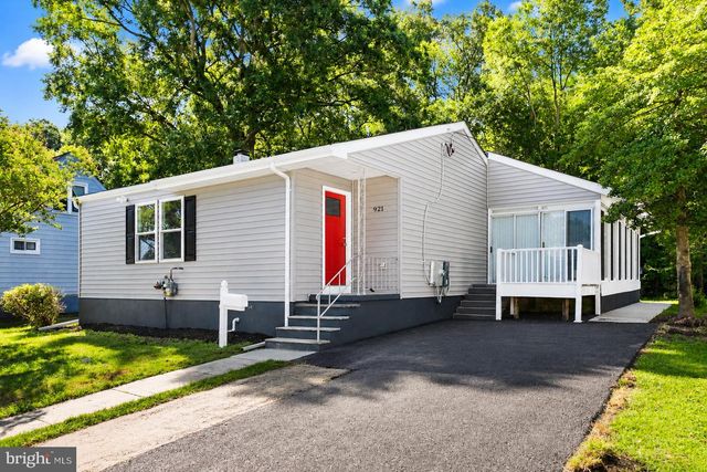 921 HOMBERG AVE, Essex, MD 21221
