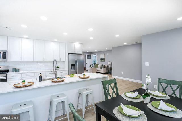 921 HOMBERG AVE, Essex, MD 21221