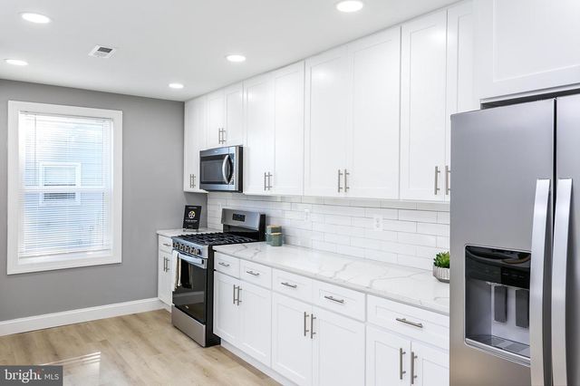 921 HOMBERG AVE, Essex, MD 21221