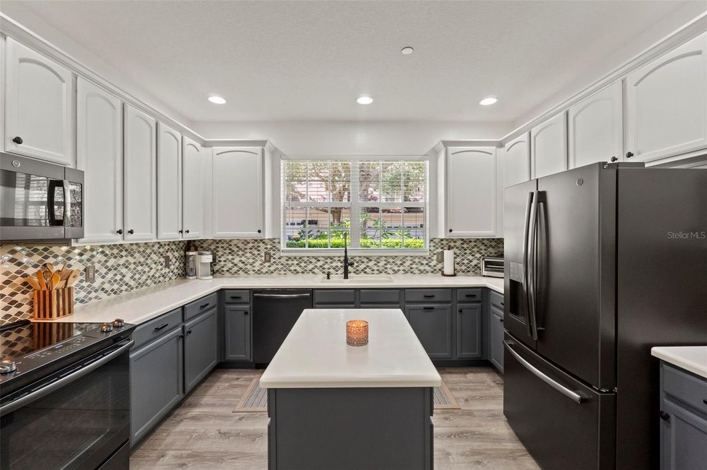 Image 14 of property listing at 333 NAUTICA MILE DRIVE, Clermont, FL 34711