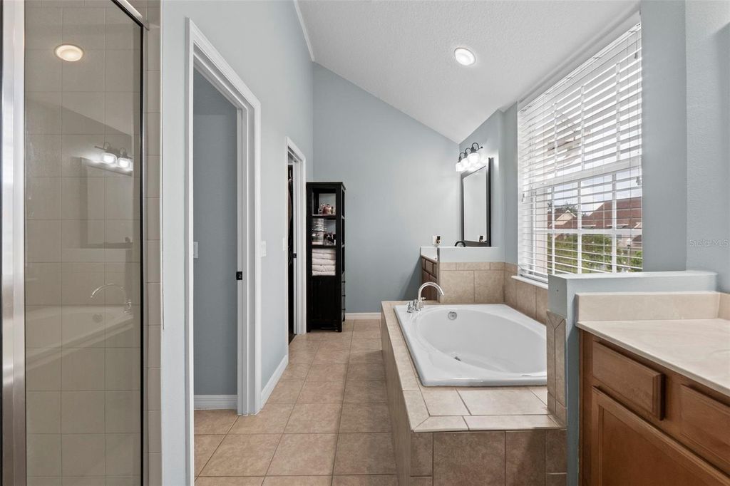 Image 21 of property listing at 333 NAUTICA MILE DRIVE, Clermont, FL 34711