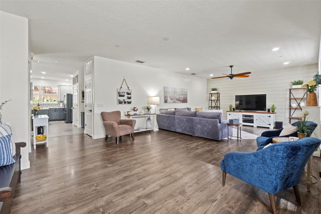 Image 5 of property listing at 333 NAUTICA MILE DRIVE, Clermont, FL 34711