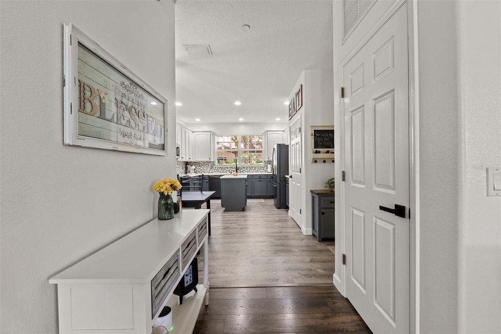 Image 10 of property listing at 333 NAUTICA MILE DRIVE, Clermont, FL 34711