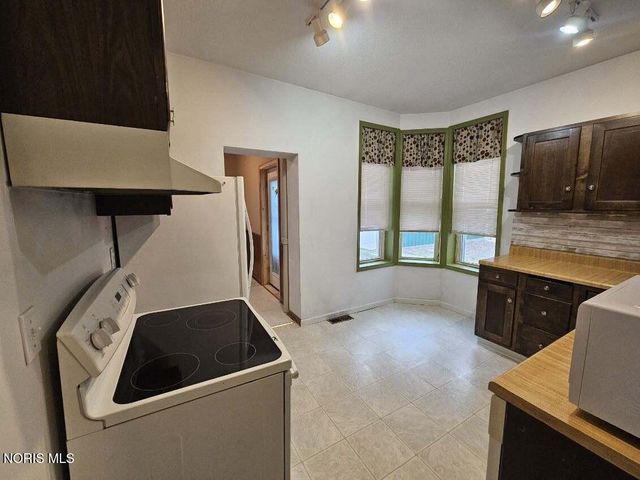 212 S Michigan Avenue, Edgerton, OH 43517