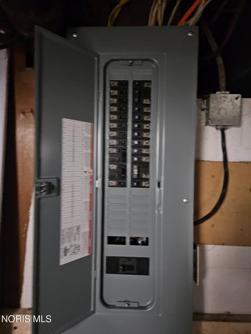 212 S Michigan Avenue, Edgerton, OH 43517