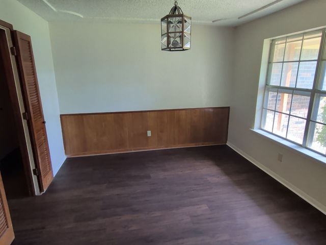 5541 Wood View Street, North Richland Hills, TX 76180