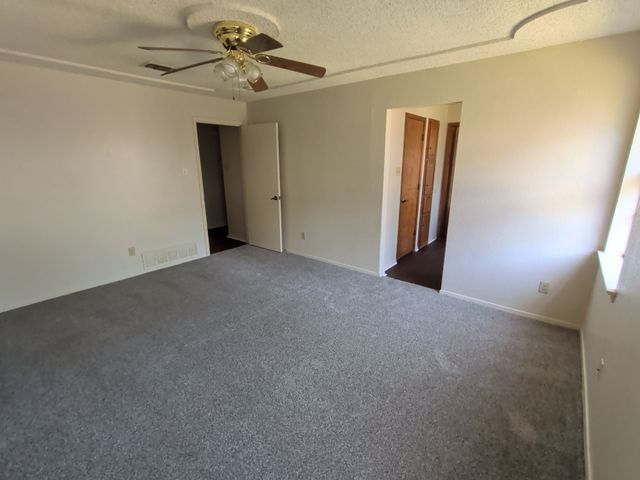 5541 Wood View Street, North Richland Hills, TX 76180