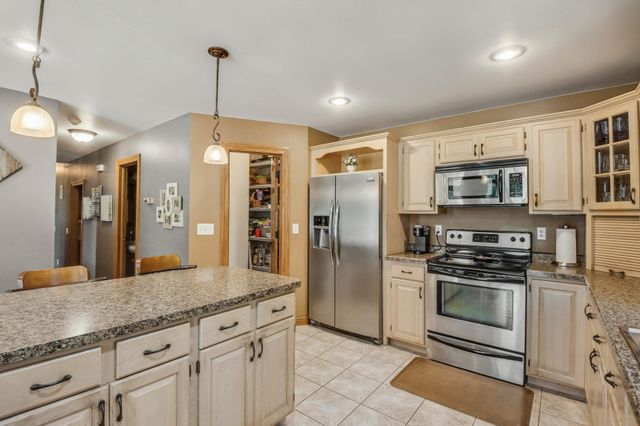 5163 Shellamie Drive, Eau Claire, WI 54701