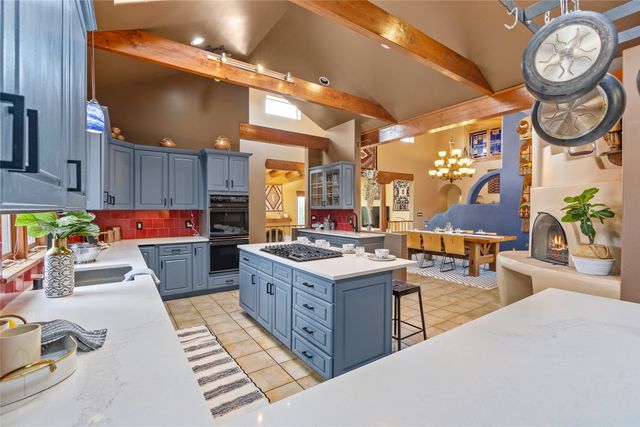 55 Calle Cantando, Santa Fe, NM 87508