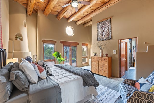 55 Calle Cantando, Santa Fe, NM 87508