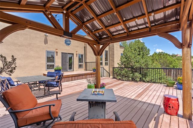 55 Calle Cantando, Santa Fe, NM 87508