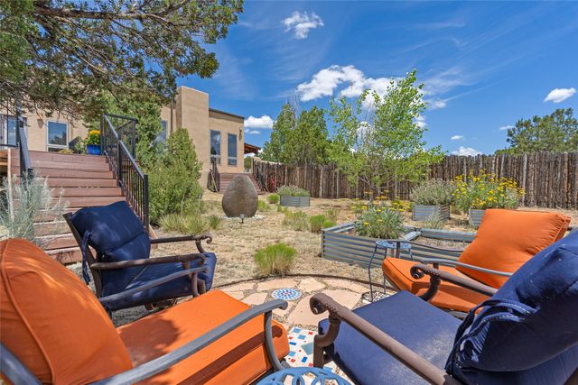 55 Calle Cantando, Santa Fe, NM 87508