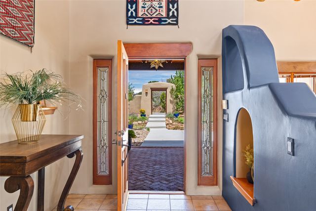55 Calle Cantando, Santa Fe, NM 87508