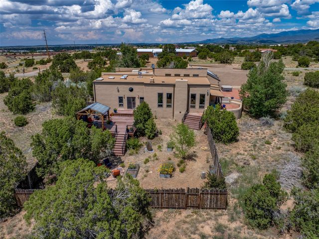 55 Calle Cantando, Santa Fe, NM 87508