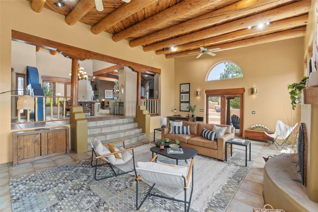 55 Calle Cantando, Santa Fe, NM 87508