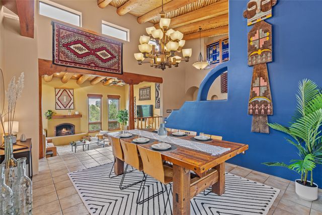 55 Calle Cantando, Santa Fe, NM 87508