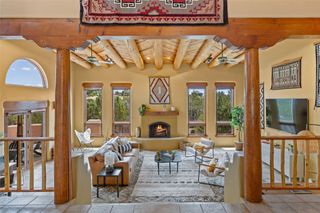 55 Calle Cantando, Santa Fe, NM 87508