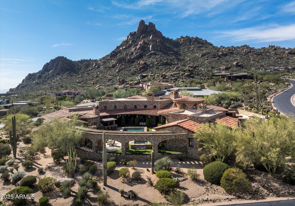 10199 E CAVEDALE Drive, Scottsdale, AZ 85262 — photo 4
