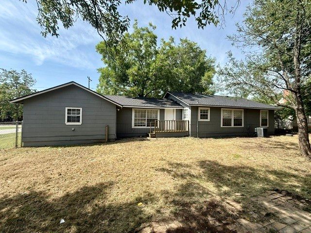 415 E Avenue G, Midlothian, TX 76065
