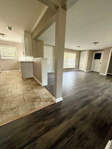 415 E Avenue G, Midlothian, TX 76065