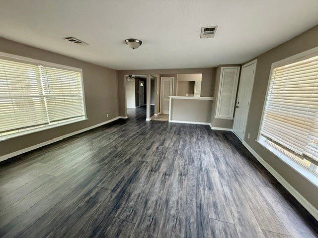 415 E Avenue G, Midlothian, TX 76065