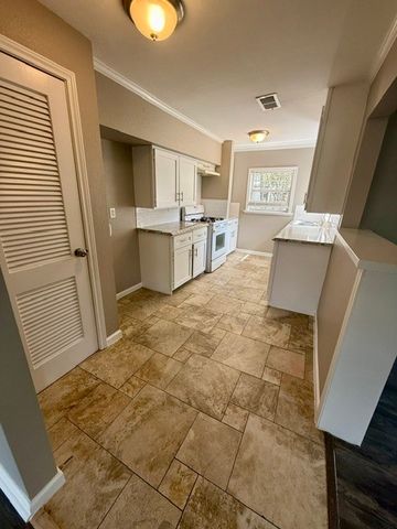 415 E Avenue G, Midlothian, TX 76065