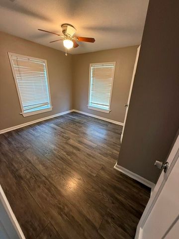415 E Avenue G, Midlothian, TX 76065