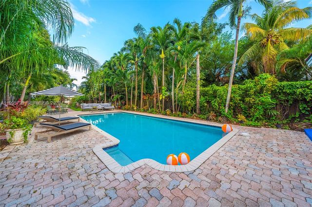 3755 Royal Palm Ave, Miami Beach, FL 33140