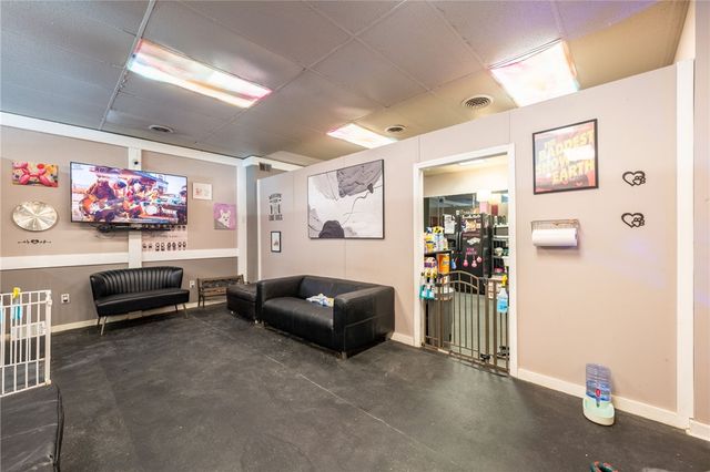 733-735 Allegheny River Blvd, Verona, PA 15147